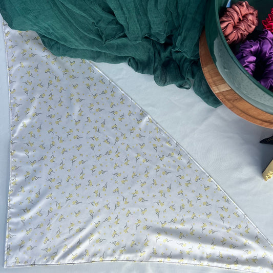 Daisy Triangle Scarf