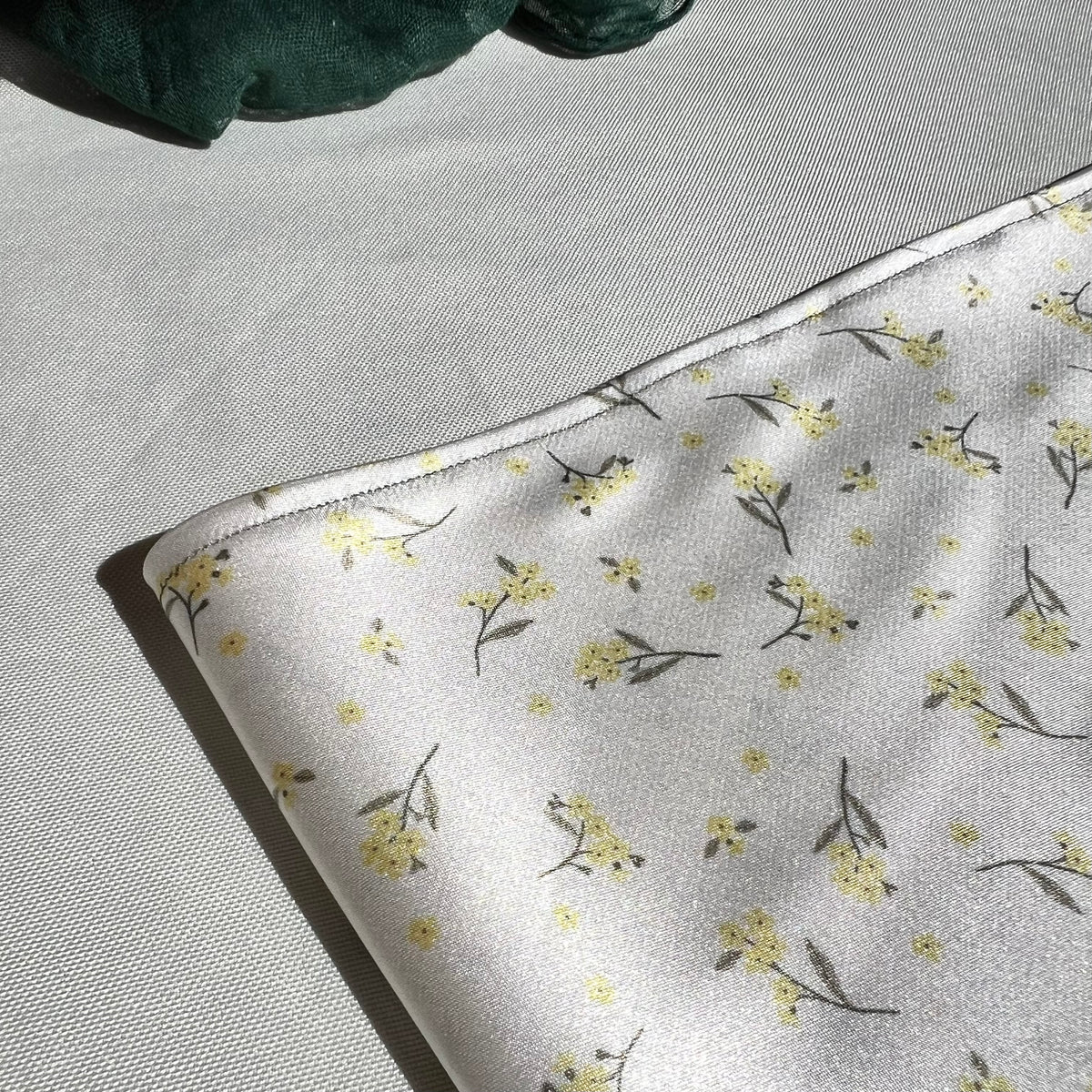 Daisy Triangle Scarf
