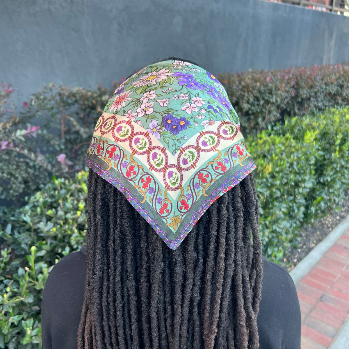 Victoria Triangle Scarf